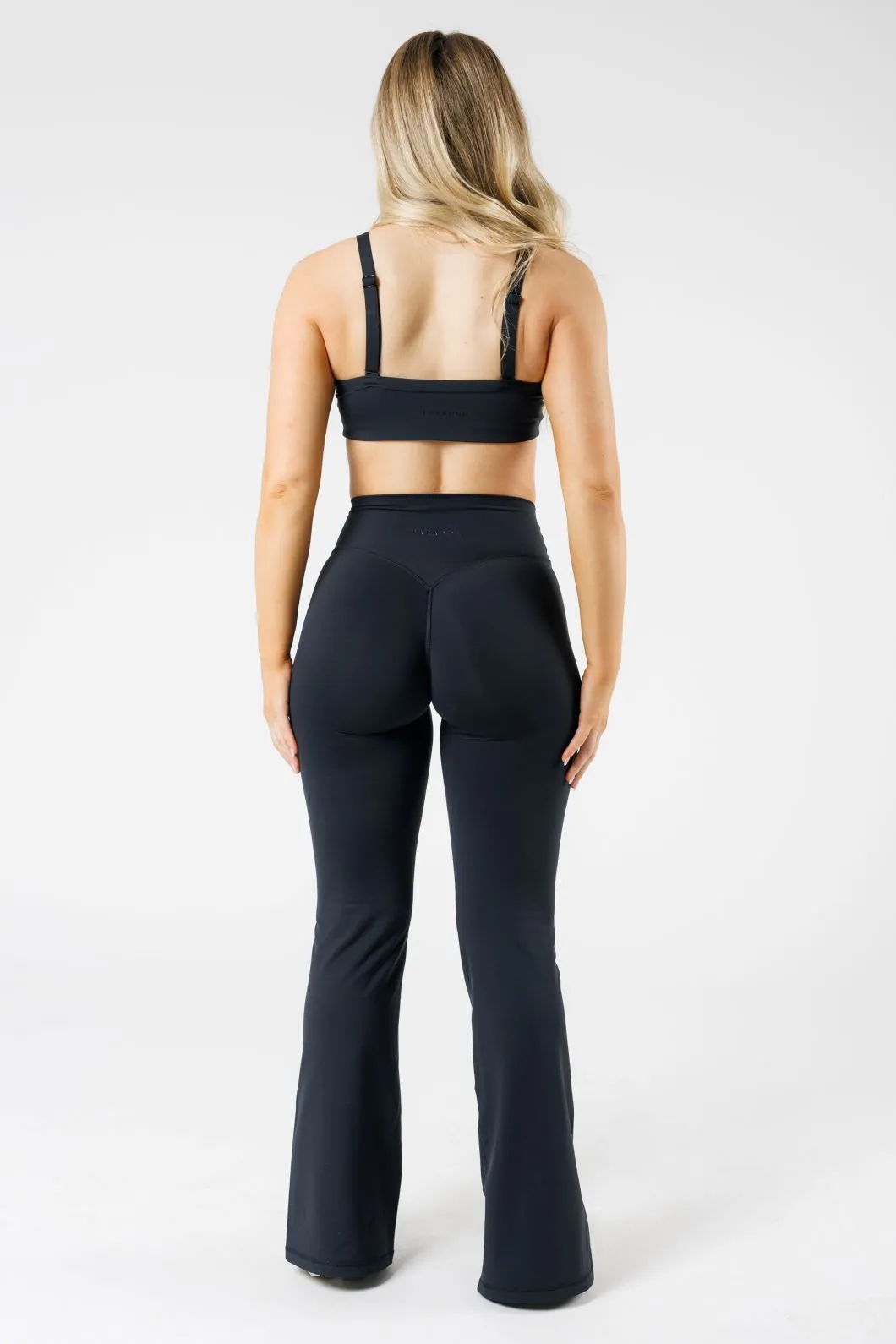 FormLux Front Slit Sculptseam? Plus Flare Legging 32" Black