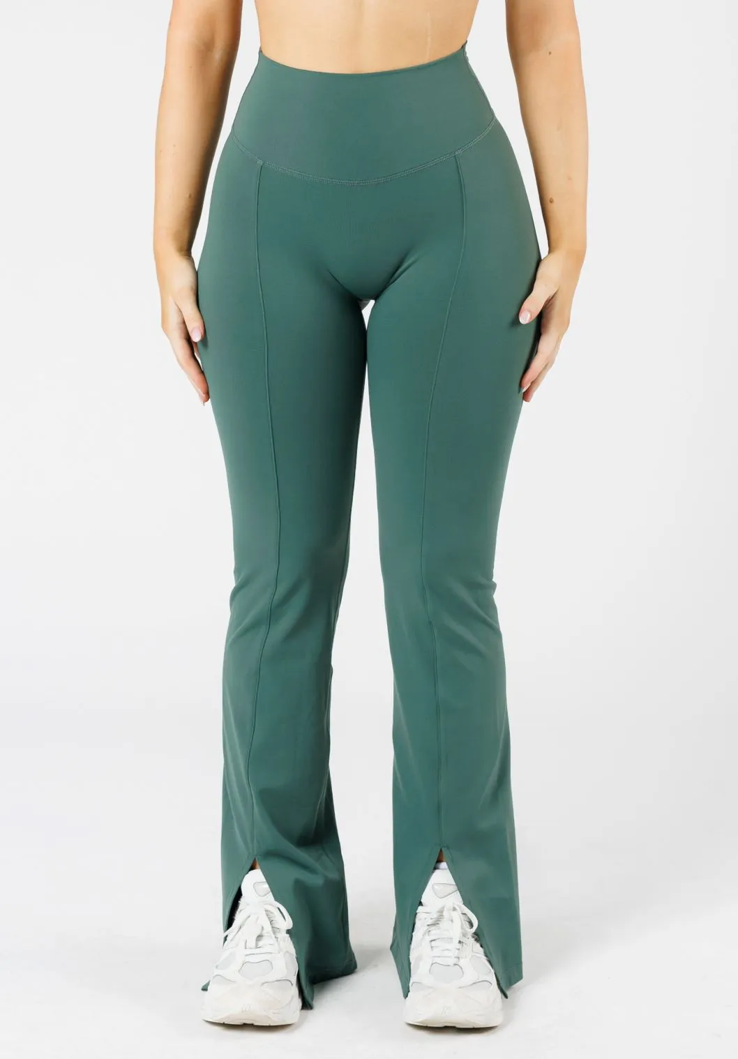 FormLux Front Slit Sculptseam? Plus Flare Legging 32" Pine
