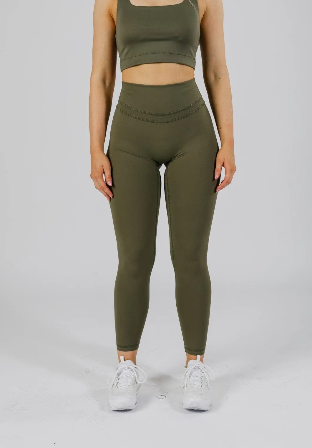 RecStretch? Levitate Sculptseam? Plus Legging Everglades