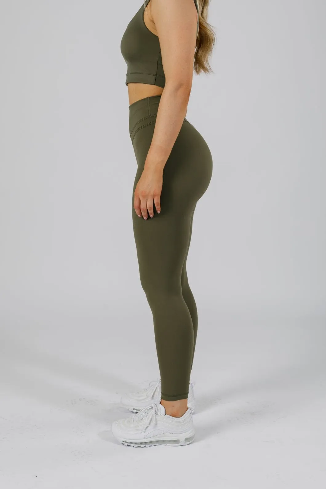 RecStretch? Levitate Sculptseam? Plus Legging Everglades