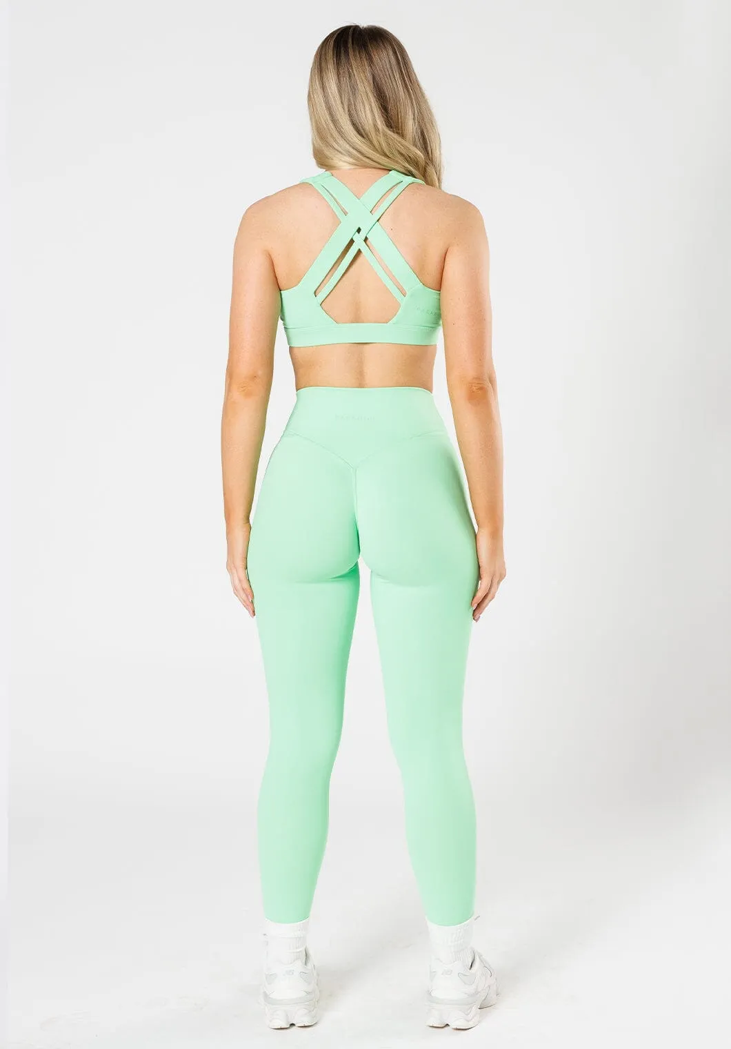 RecStretch? Levitate Sculptseam? Plus Legging Sour