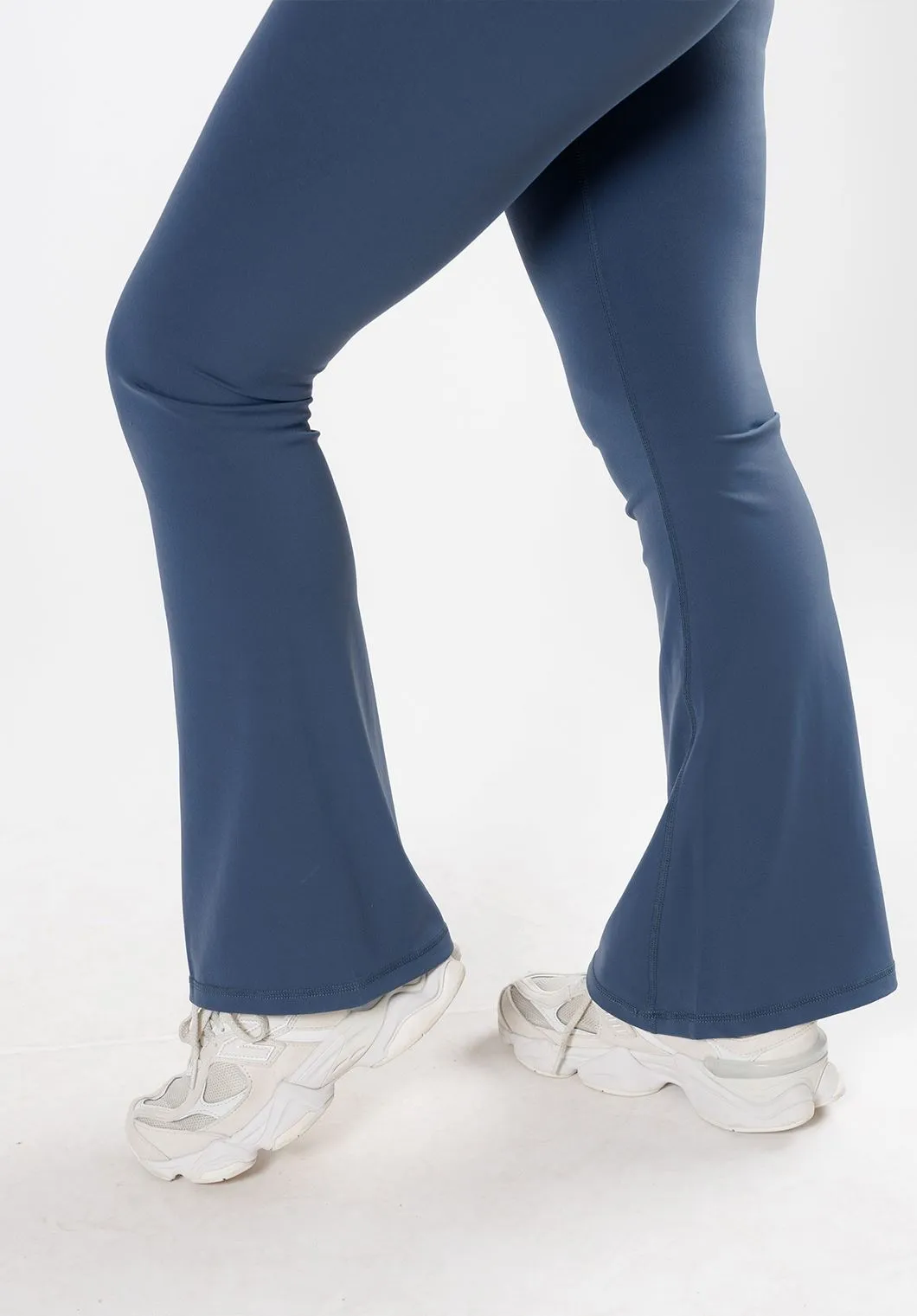 RecStretch? Original Sculptseam? Plus Essential Flare Legging 31" Water Sign