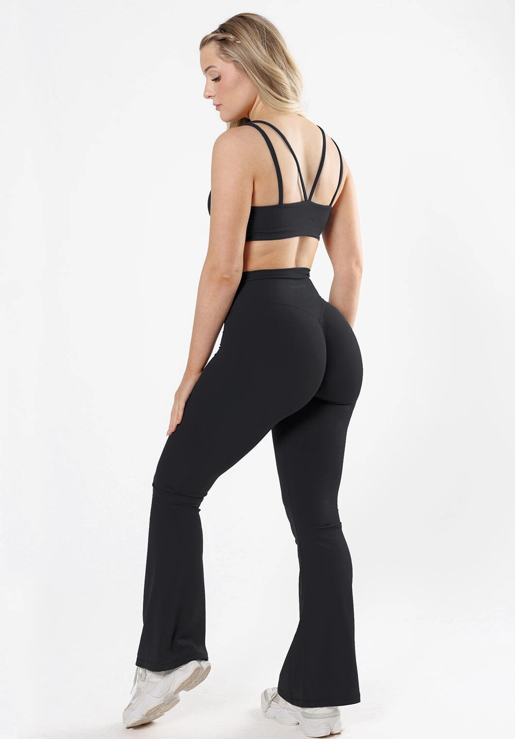 RecStretch? Original Sculptseam? Plus Essential Flare Legging 31" Black
