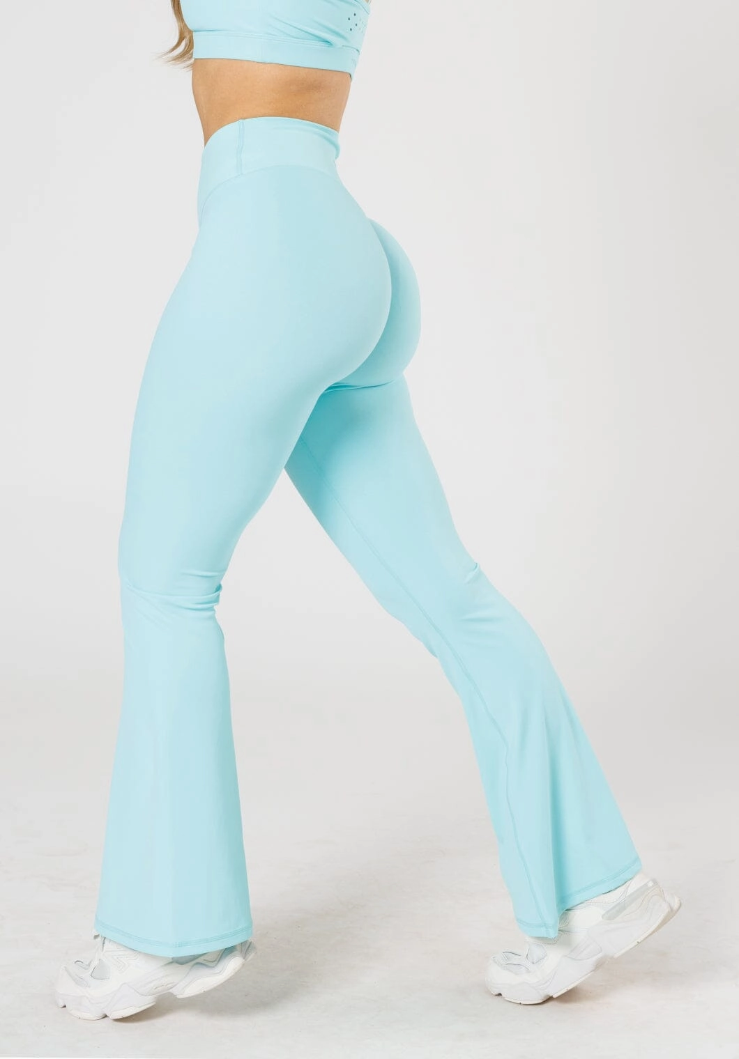 RecStretch? Original Sculptseam? Plus Essential Flare Legging 31" Macaron