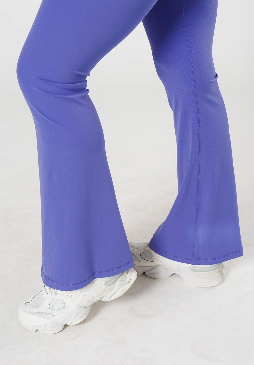 RecStretch? Original Sculptseam? Plus Essential Flare Legging 31" Sucker