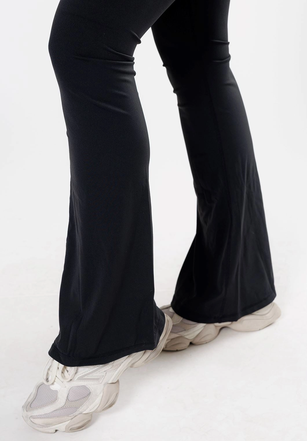 RecStretch Original Sculptseam? Plus Essential Flare Legging 34" Black