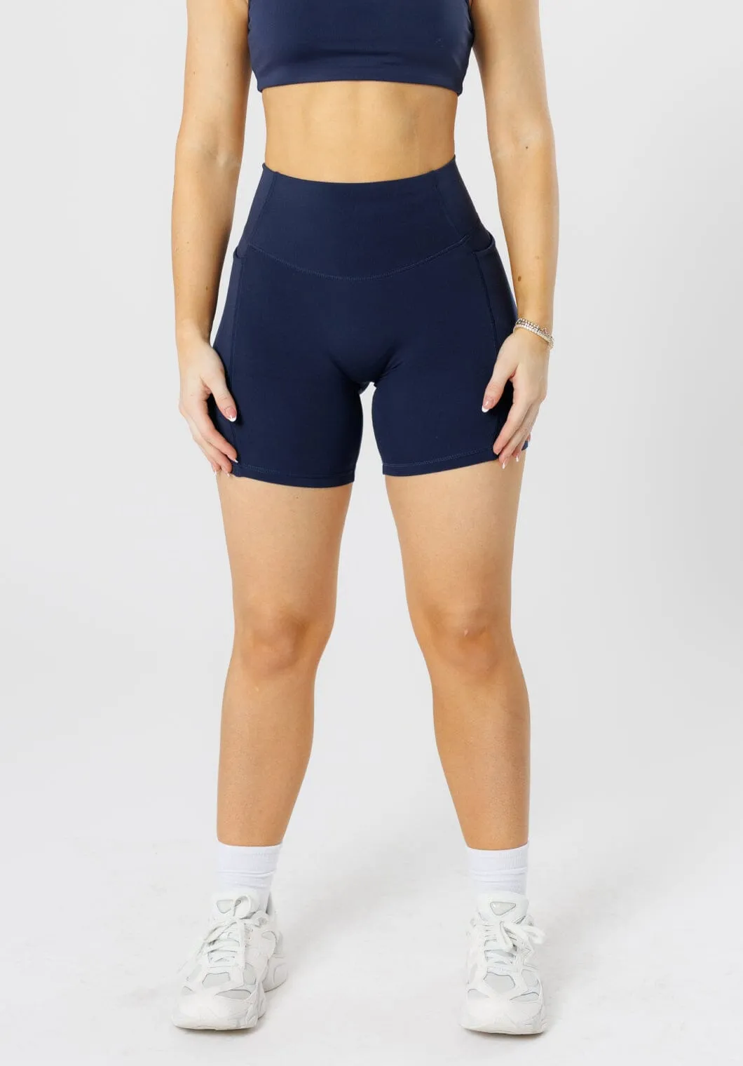 Reluna Empower Sculptseam?  Plus Pocket Short 6?? Ink