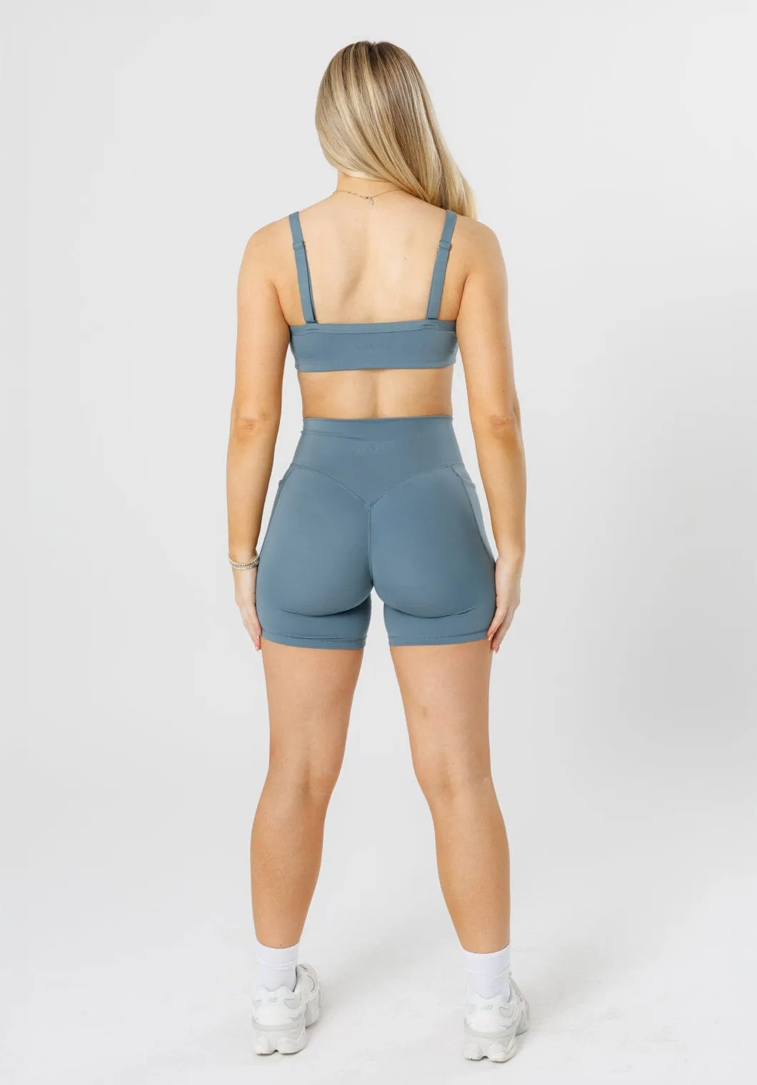 Reluna Empower Sculptseam?  Plus Pocket Short 6?? Slate