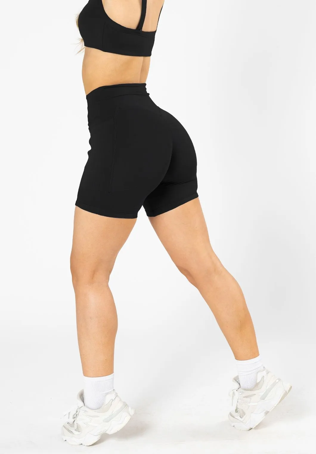 Reluna? Empower Sculptseam? Pocket Short 6?? Black