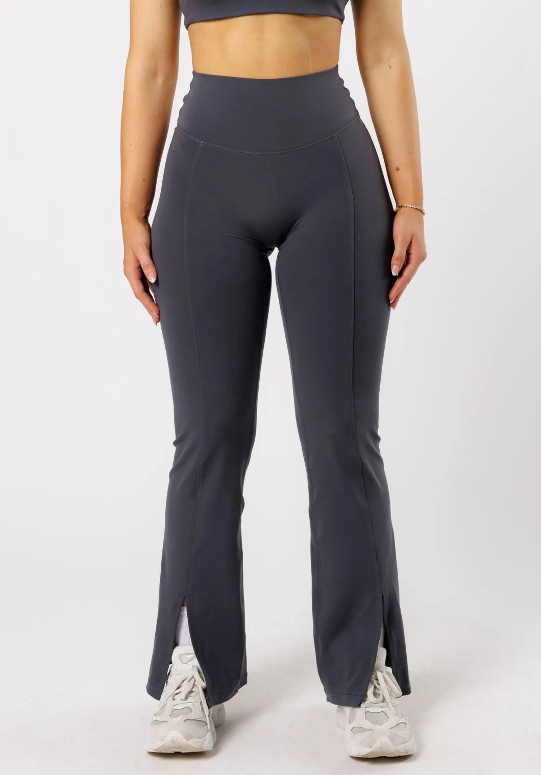 Reluna? Front Slit Sculptseam? Flare Leggings 31" Phantom