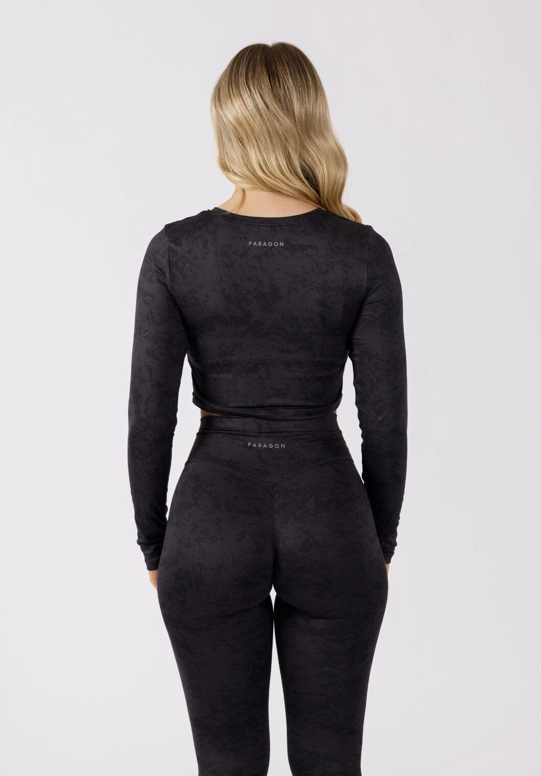 Reluna? Long Sleeve Crop Obsidian